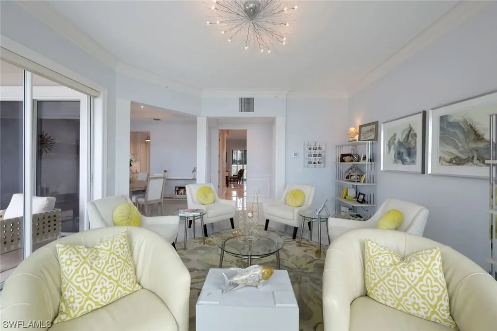 9207 Vanderbilt Drive Naples FL 34108