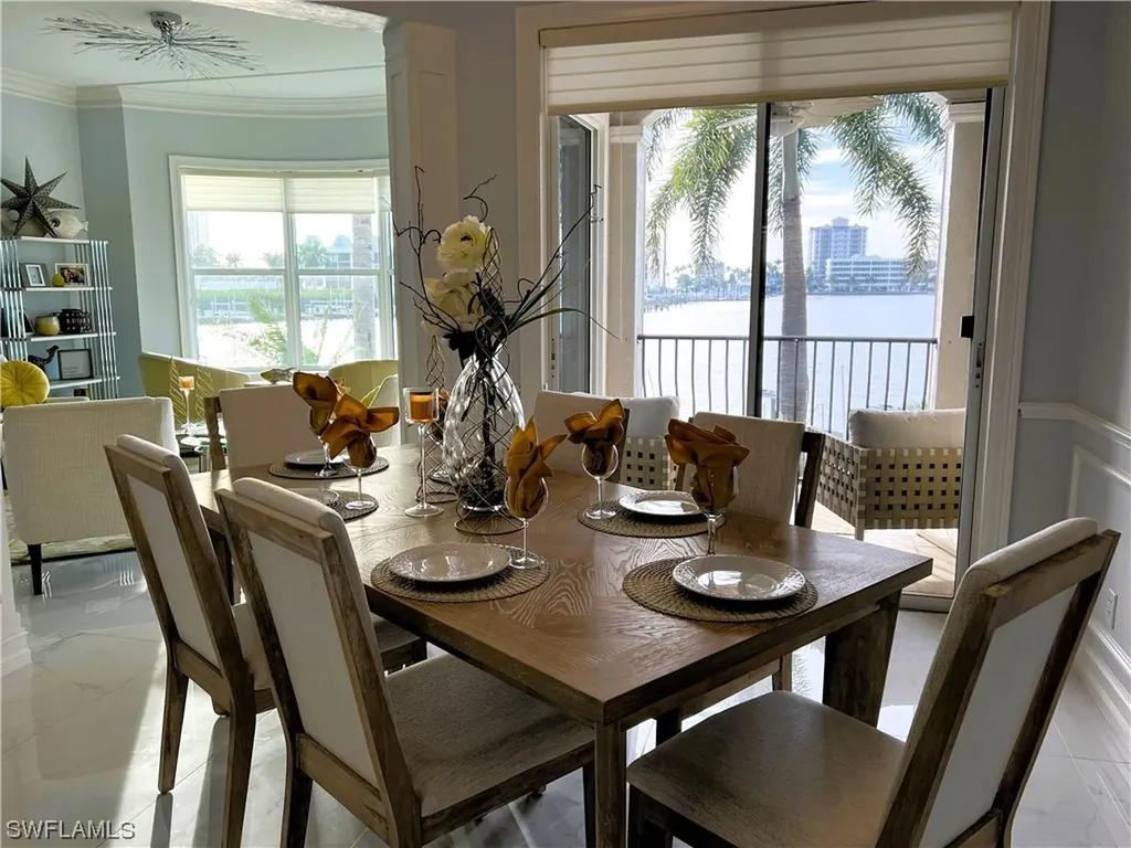 9207 Vanderbilt Drive Naples FL 34108