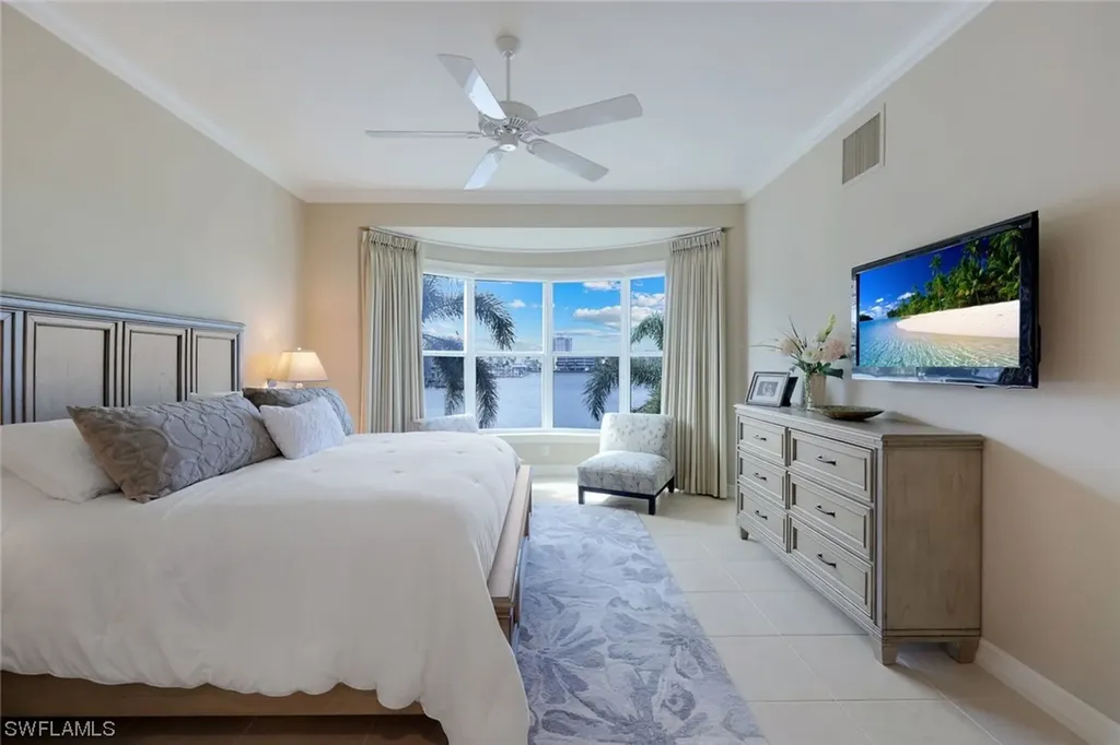 9207 Vanderbilt Drive Naples FL 34108