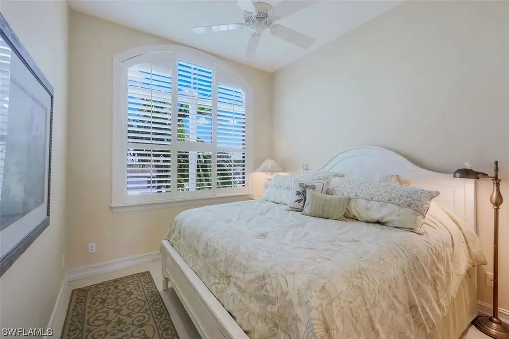9207 Vanderbilt Drive Naples FL 34108