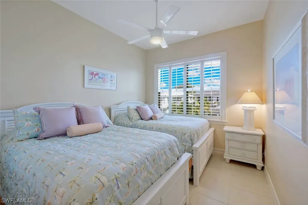 9207 Vanderbilt Drive Naples FL 34108