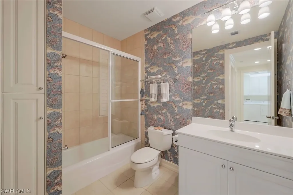 9207 Vanderbilt Drive Naples FL 34108