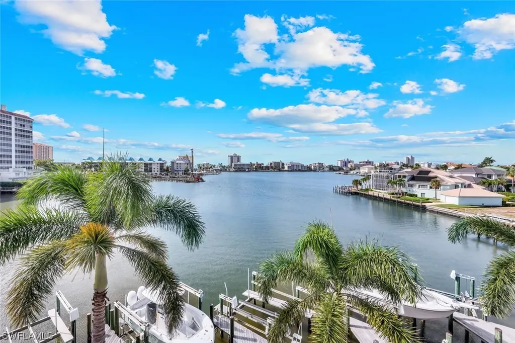 9207 Vanderbilt Drive Naples FL 34108