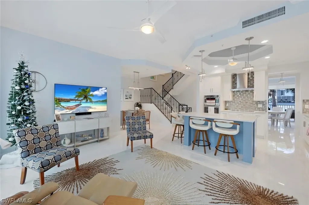 9207 Vanderbilt Drive Naples FL 34108
