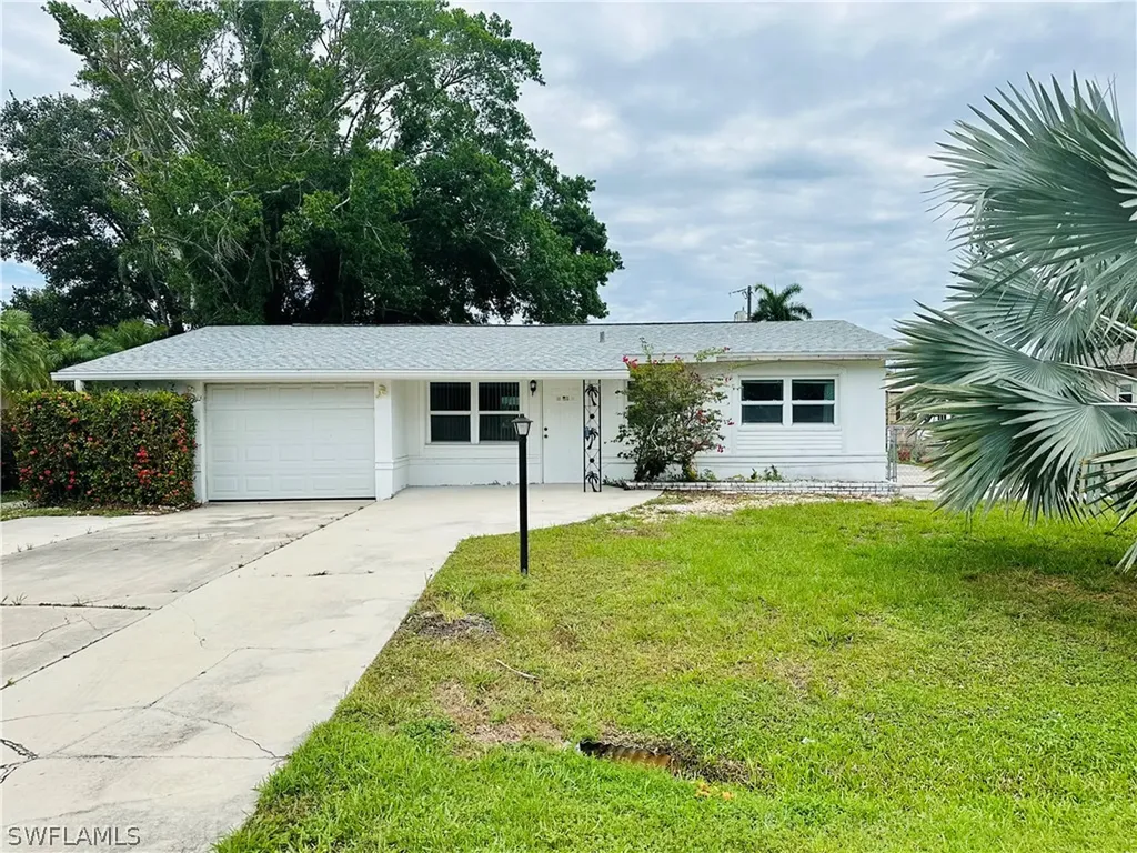 1327 Macombo Road Fort Myers FL 33919