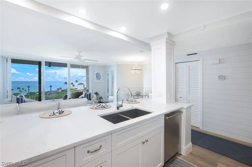 40 Seagate Drive Naples FL 34103