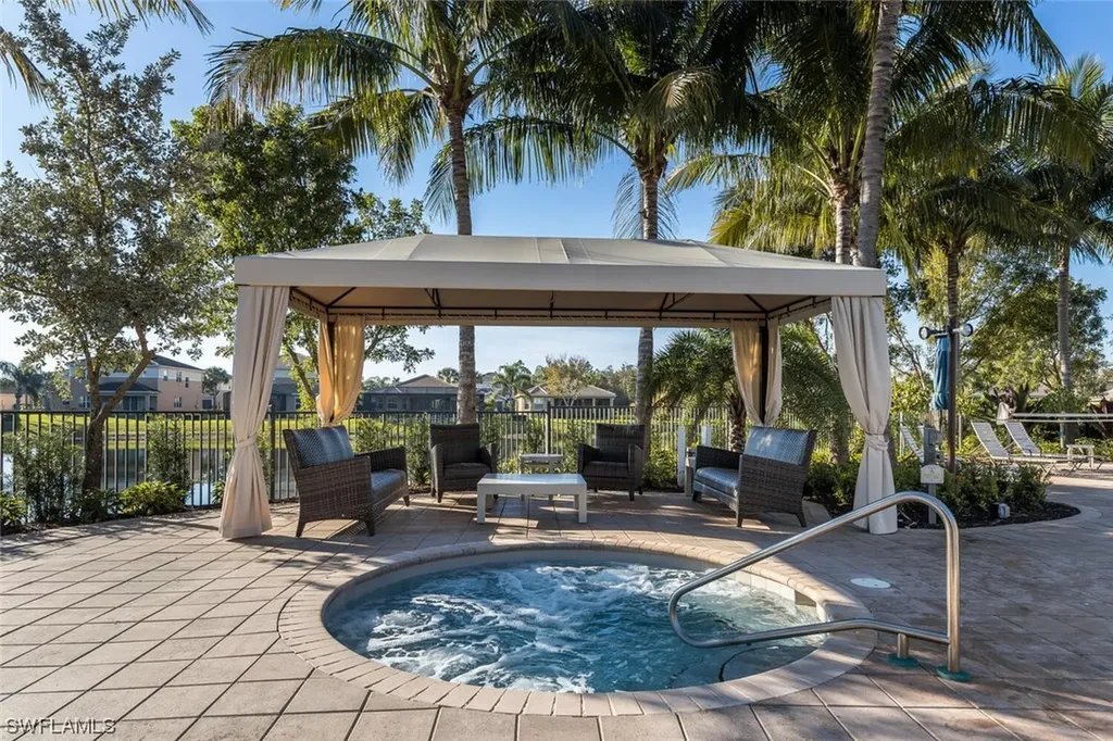 6769 Del Mar Terrace Naples FL 34105