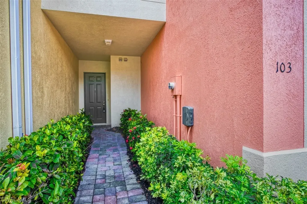 9820 Healthpark Circle Fort Myers FL 33908
