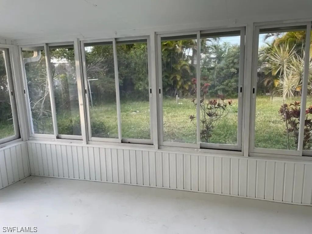 9808 Almetta Avenue Fort Myers FL 33919