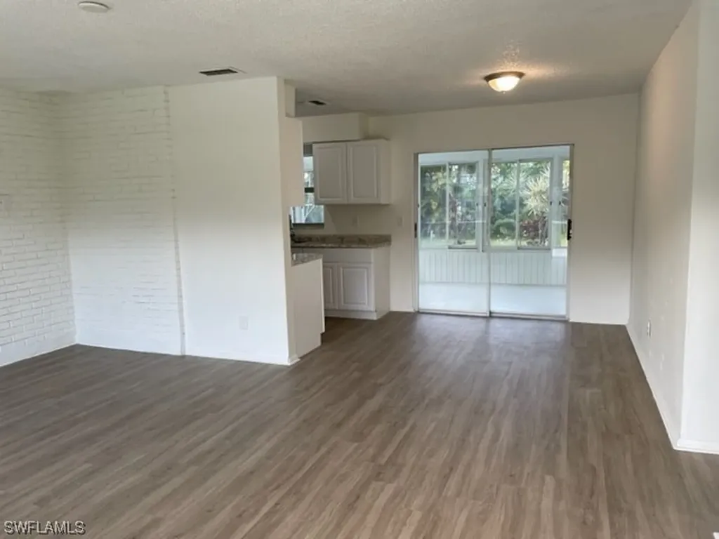 9808 Almetta Avenue Fort Myers FL 33919
