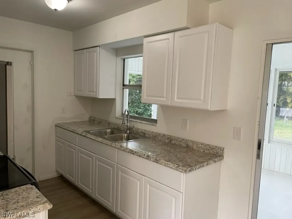 9808 Almetta Avenue Fort Myers FL 33919