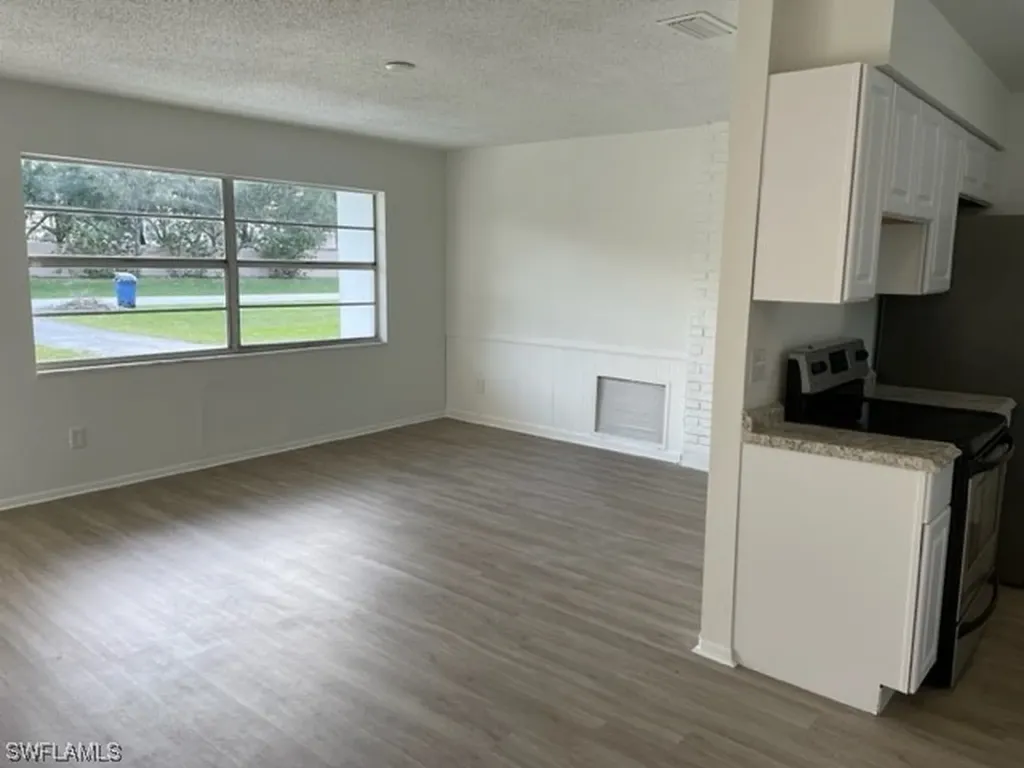 9808 Almetta Avenue Fort Myers FL 33919