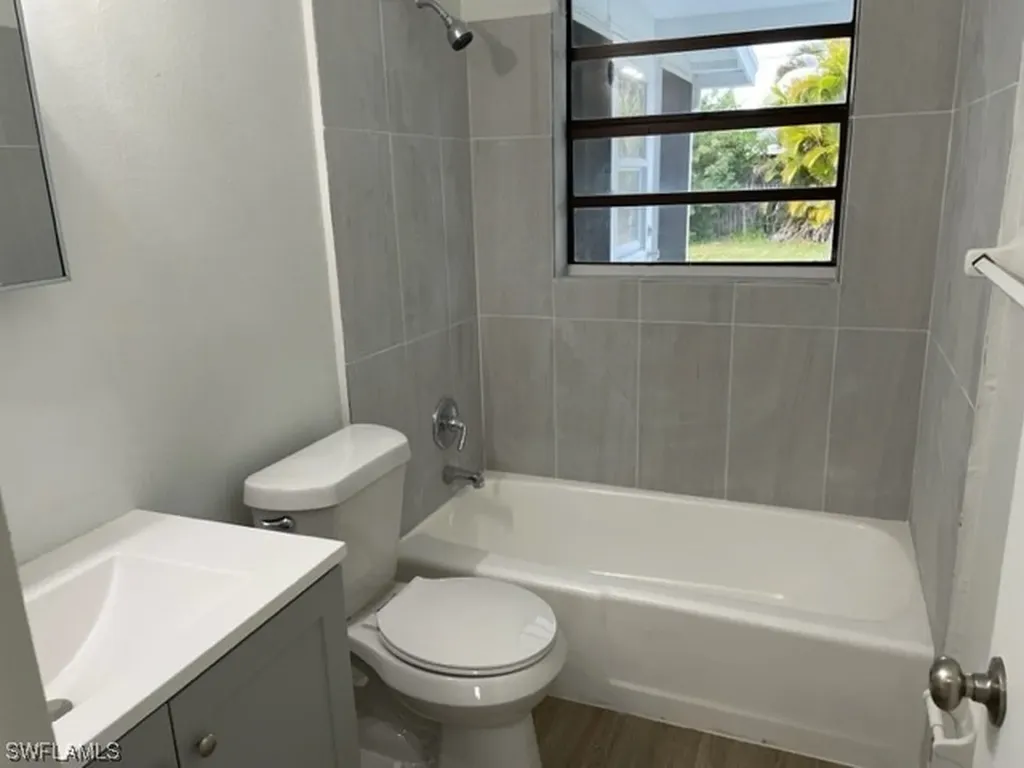 9808 Almetta Avenue Fort Myers FL 33919