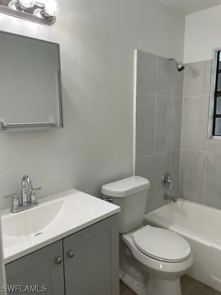 9808 Almetta Avenue Fort Myers FL 33919