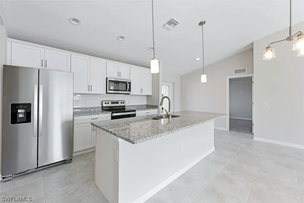 1618 NE 6th Avenue Cape Coral FL 33909