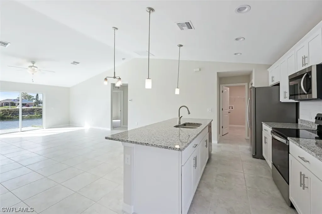 1618 NE 6th Avenue Cape Coral FL 33909