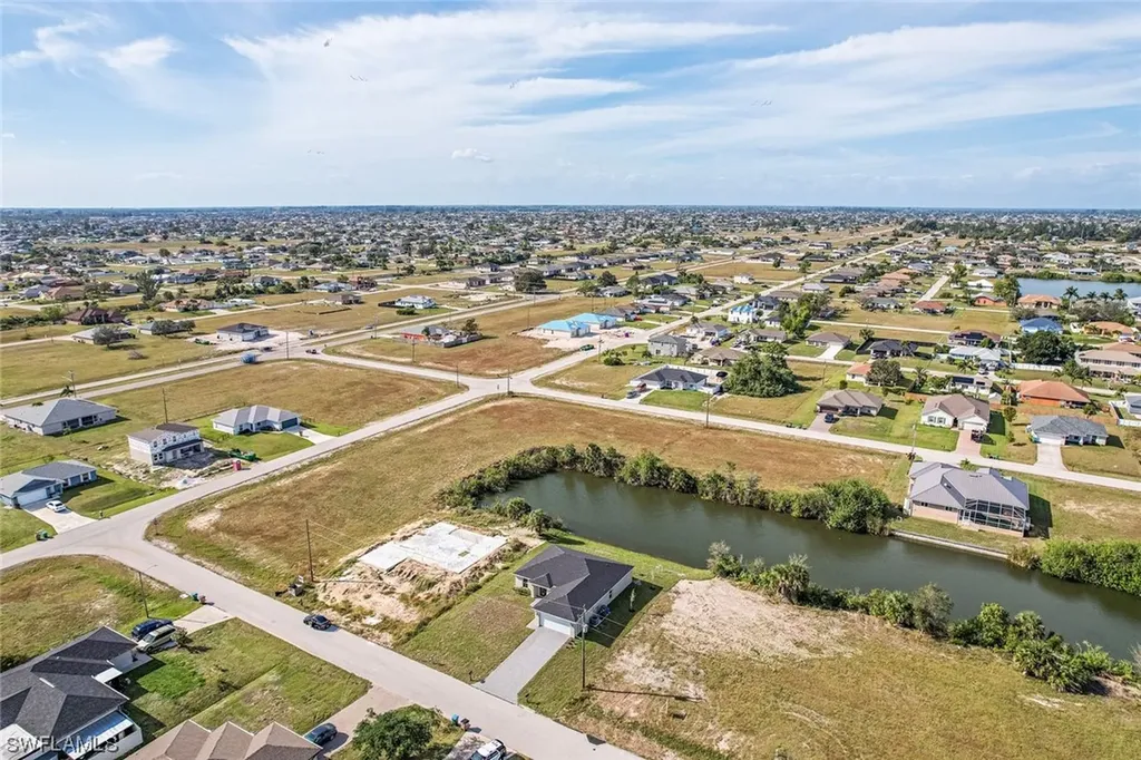 1618 NE 6th Avenue Cape Coral FL 33909