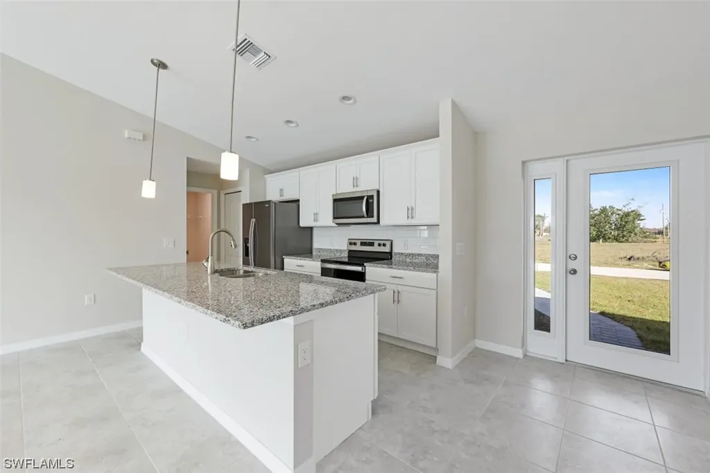 1618 NE 6th Avenue Cape Coral FL 33909