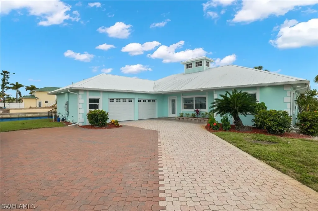 489 Madison Court Fort Myers Beach FL 33931