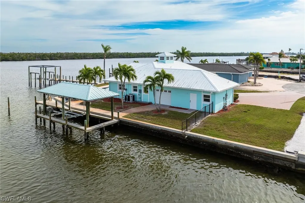 489 Madison Court Fort Myers Beach FL 33931