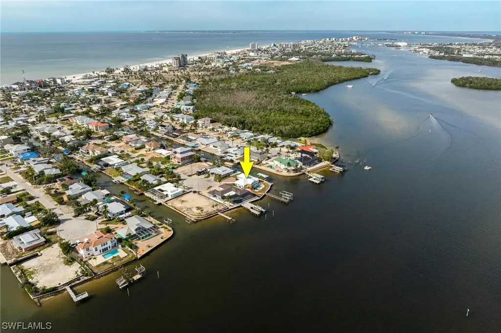 489 Madison Court Fort Myers Beach FL 33931