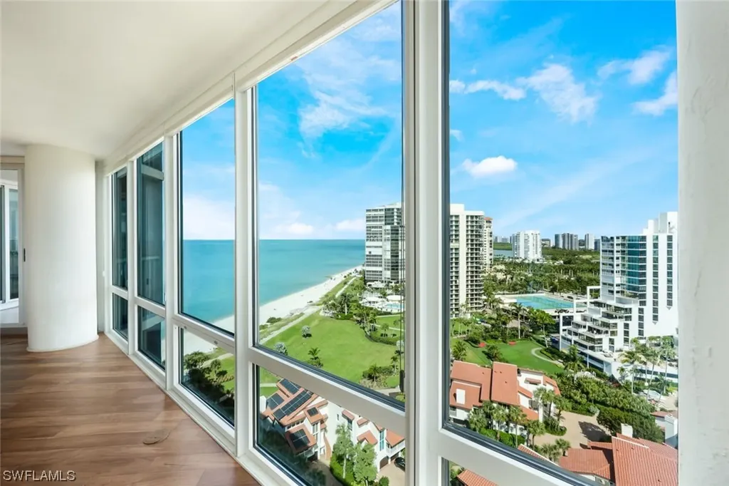 Naples FL, 4651 Gulf Shore Boulevard N, Unit 1707