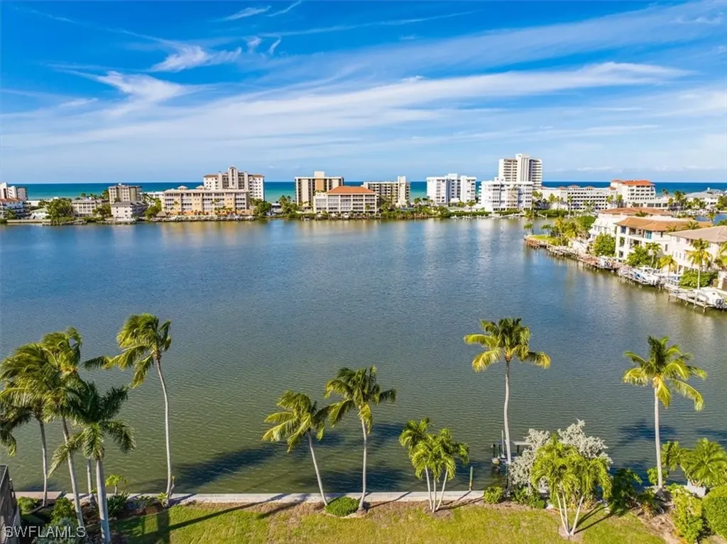 342 Bayside Avenue Naples FL 34108
