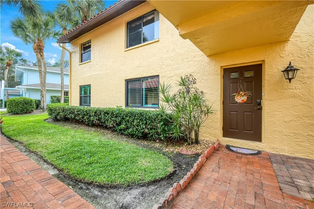 193 Albi Road Naples FL 34112