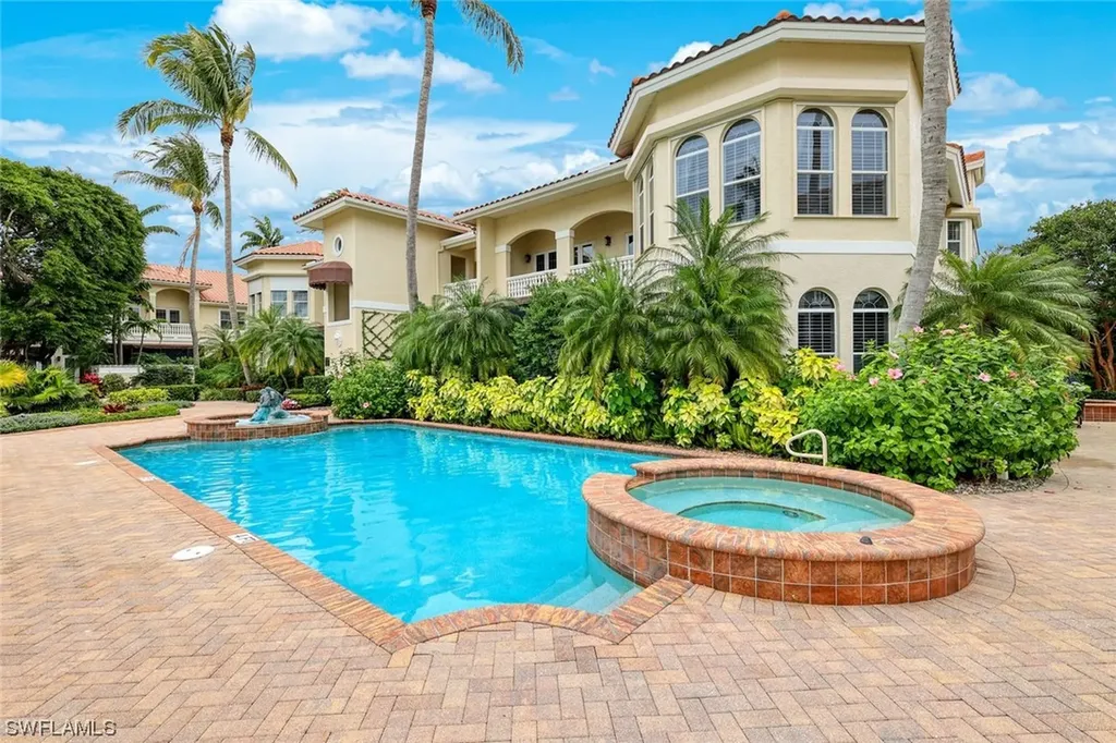 319 7th Avenue S Naples FL 34102