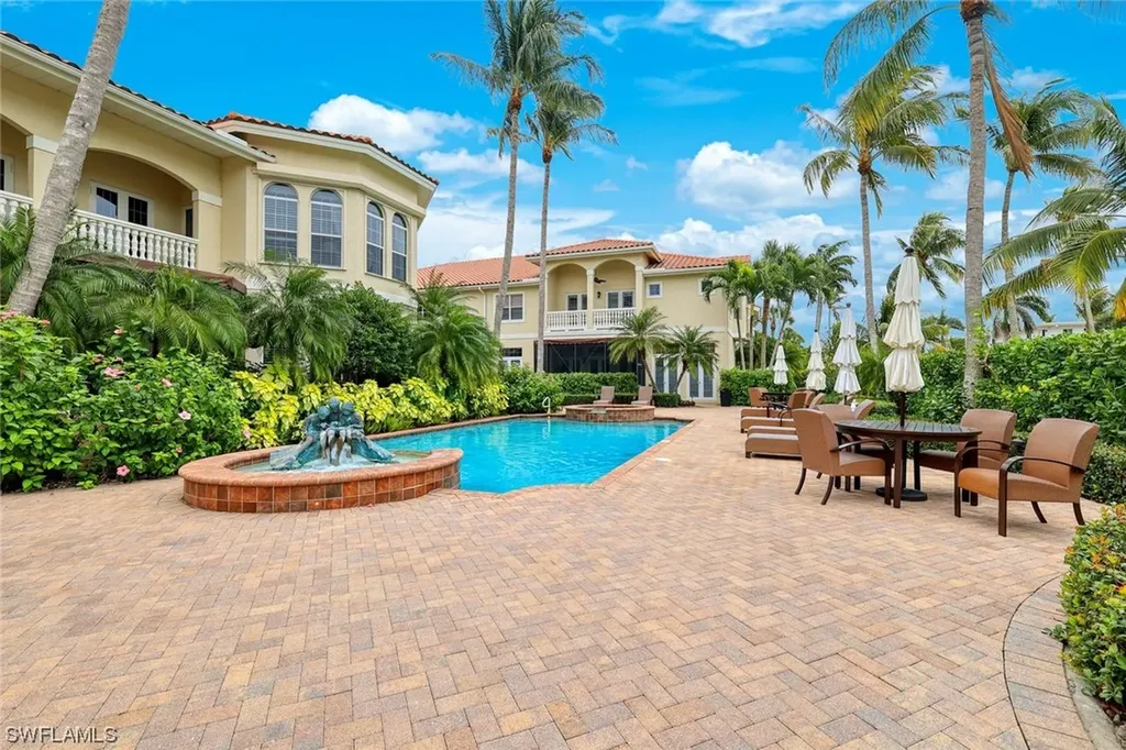 319 7th Avenue S Naples FL 34102