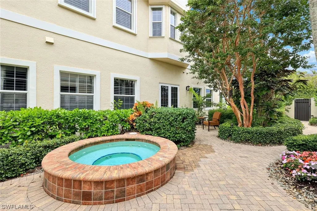 319 7th Avenue S Naples FL 34102
