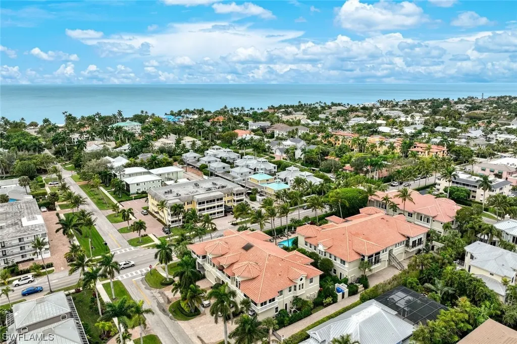 319 7th Avenue S Naples FL 34102