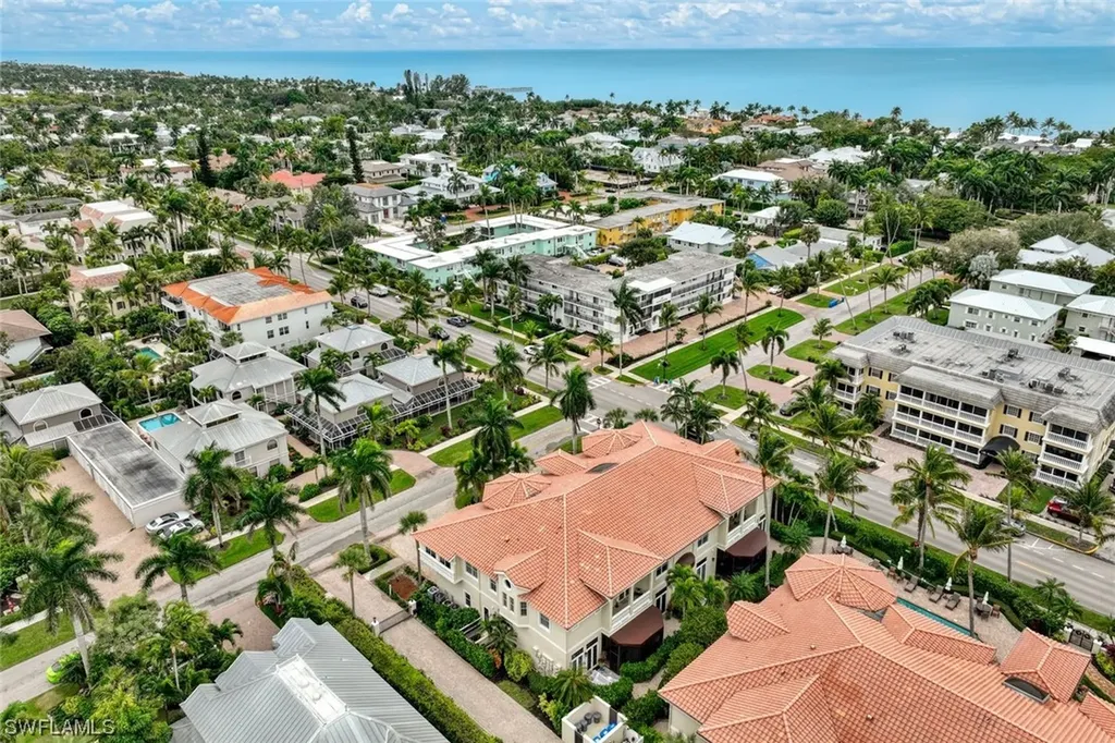 319 7th Avenue S Naples FL 34102