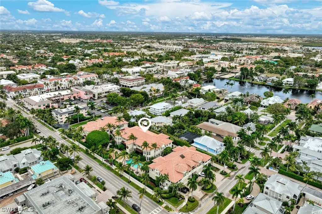 319 7th Avenue S Naples FL 34102