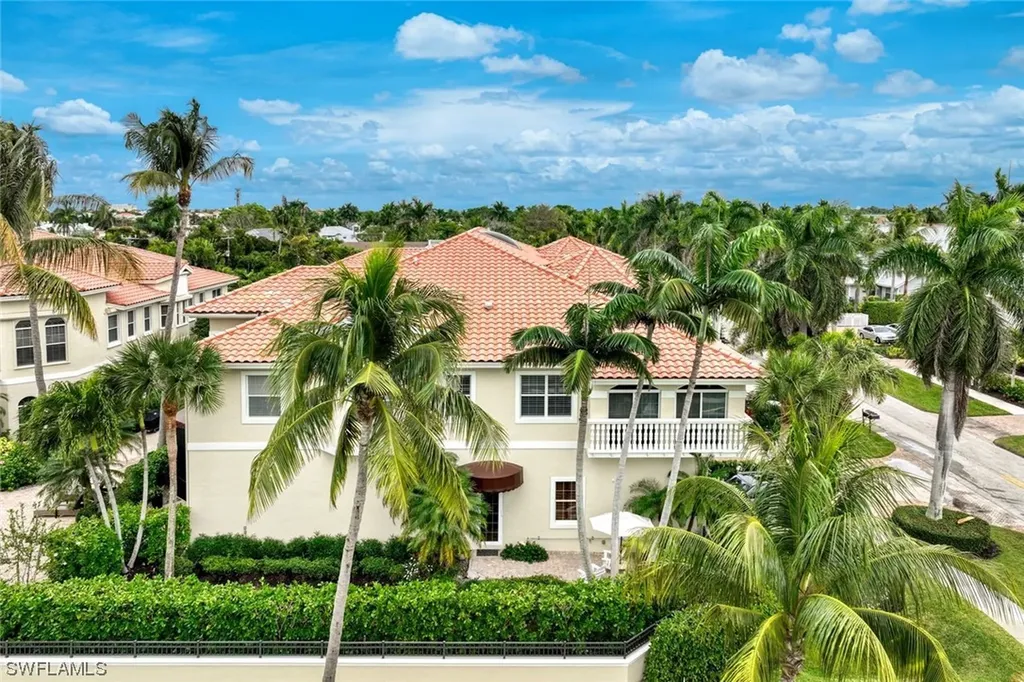 319 7th Avenue S Naples FL 34102