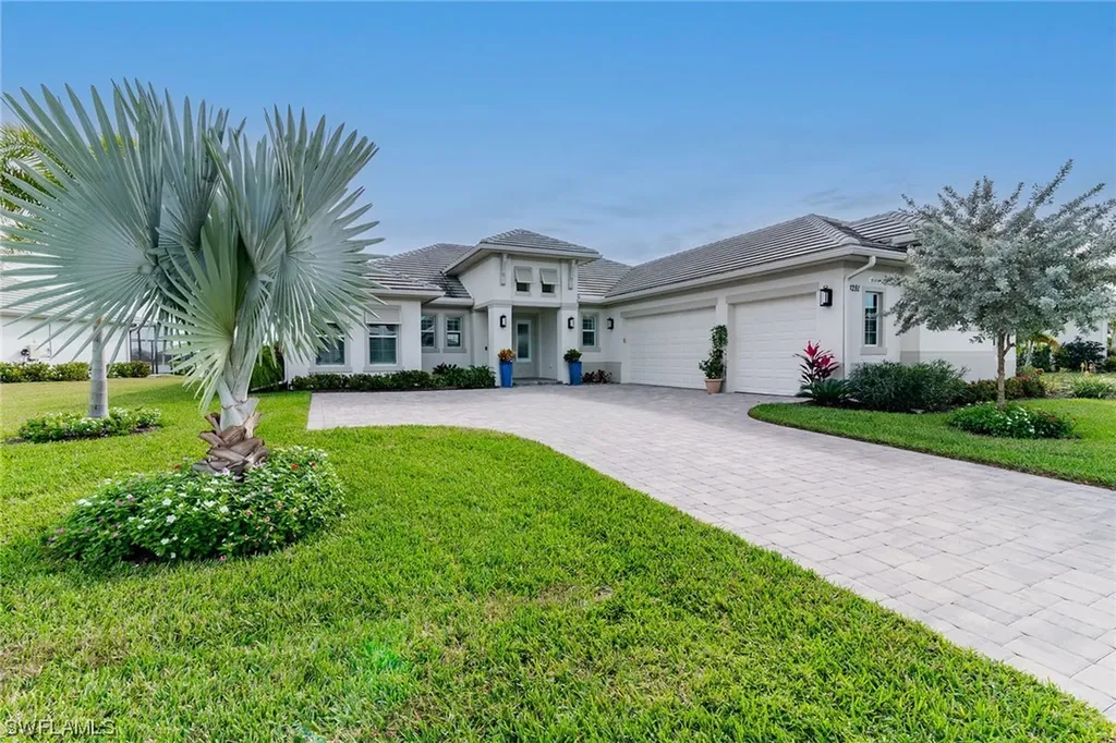 14281 Laguna Springs Lane Naples FL 34114