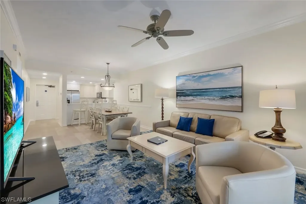 Naples FL, 221 9th Street S, Unit 213