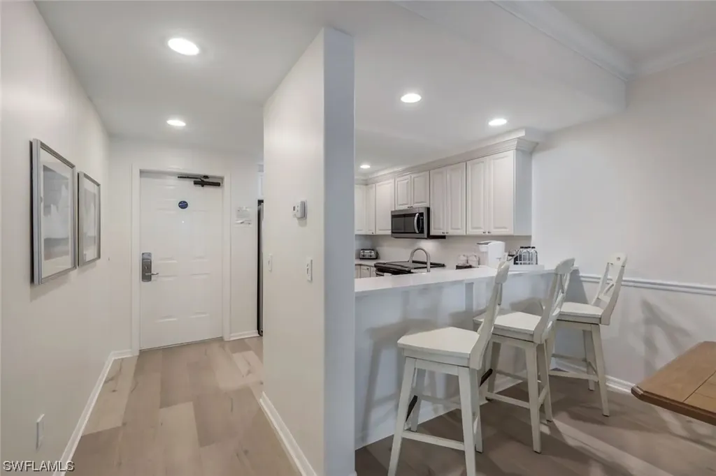 221 9th Street S Naples FL 34102