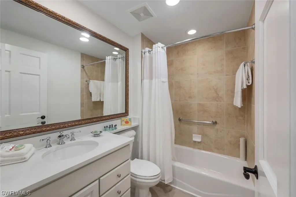 221 9th Street S Naples FL 34102