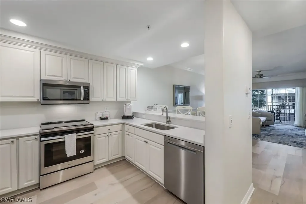 221 9th Street S Naples FL 34102
