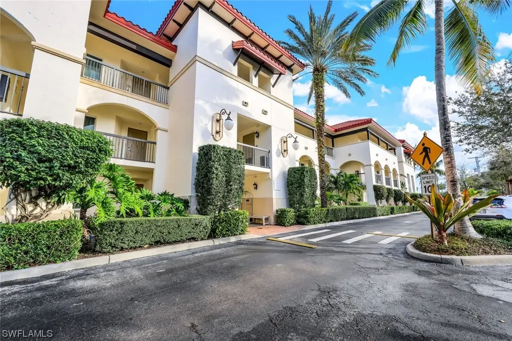 221 9th Street S Naples FL 34102