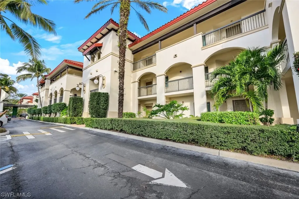 221 9th Street S Naples FL 34102