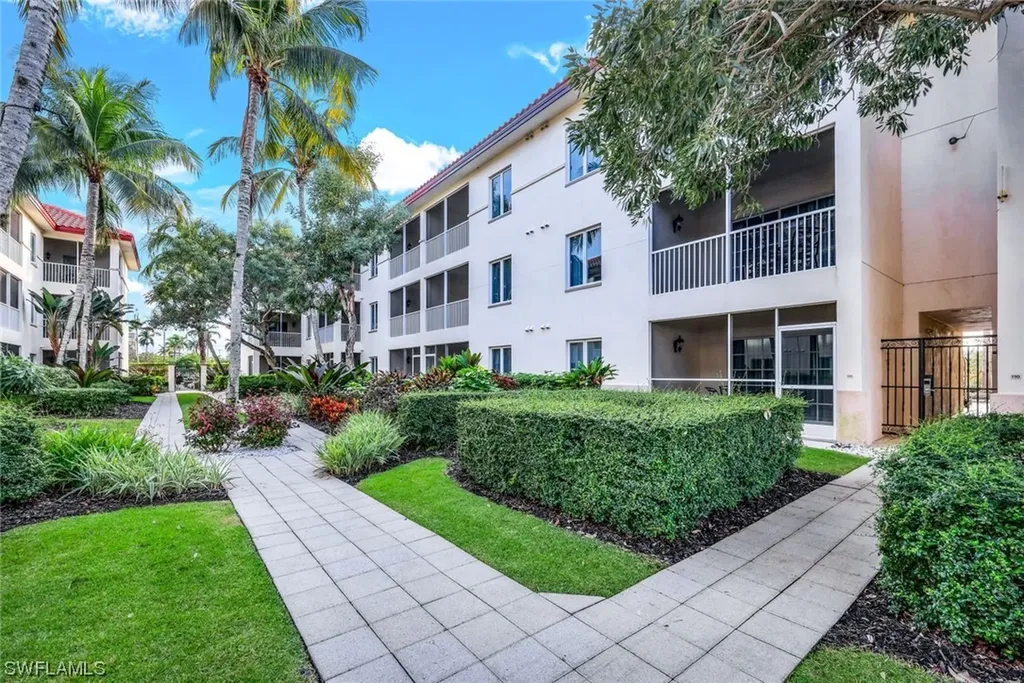 221 9th Street S Naples FL 34102