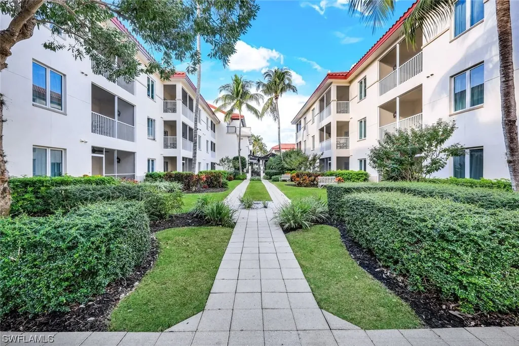 221 9th Street S Naples FL 34102