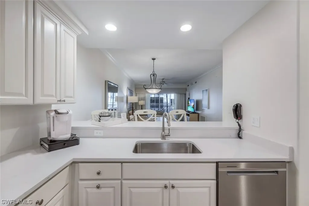 221 9th Street S Naples FL 34102