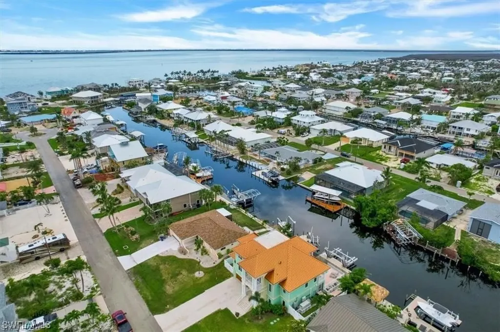 2437 Sapodilla Lane St. James City FL 33956