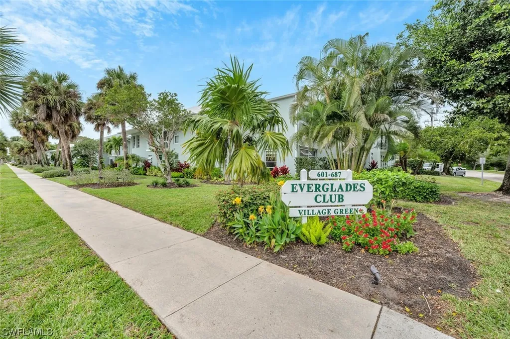 683 12th Avenue S Naples FL 34102