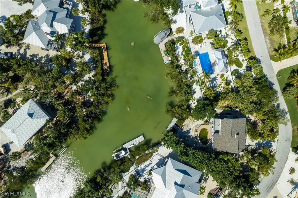 2479 Blind Pass Court Sanibel FL 33957