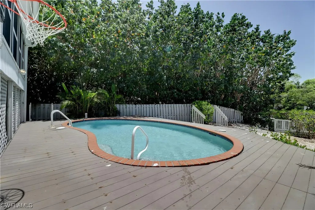 2479 Blind Pass Court Sanibel FL 33957