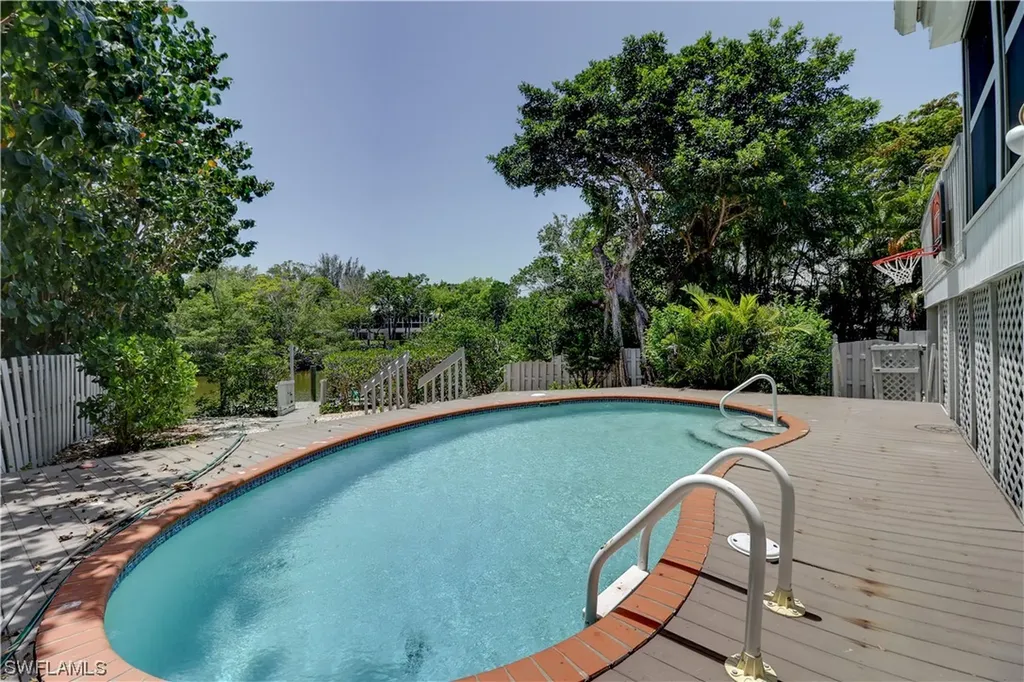 2479 Blind Pass Court Sanibel FL 33957